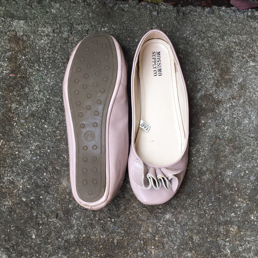 Mossimo flats - Picture 3 of 4